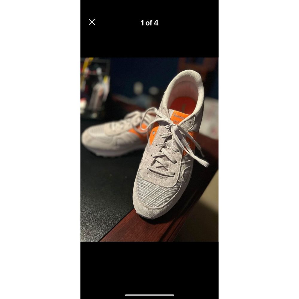 MEN'S SAUCONY SHOES - SIZE 6